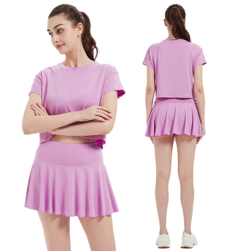 Women's Sporty Crop Top and Pleated Skirt Set with Breathable Material and High Wearing Comfort