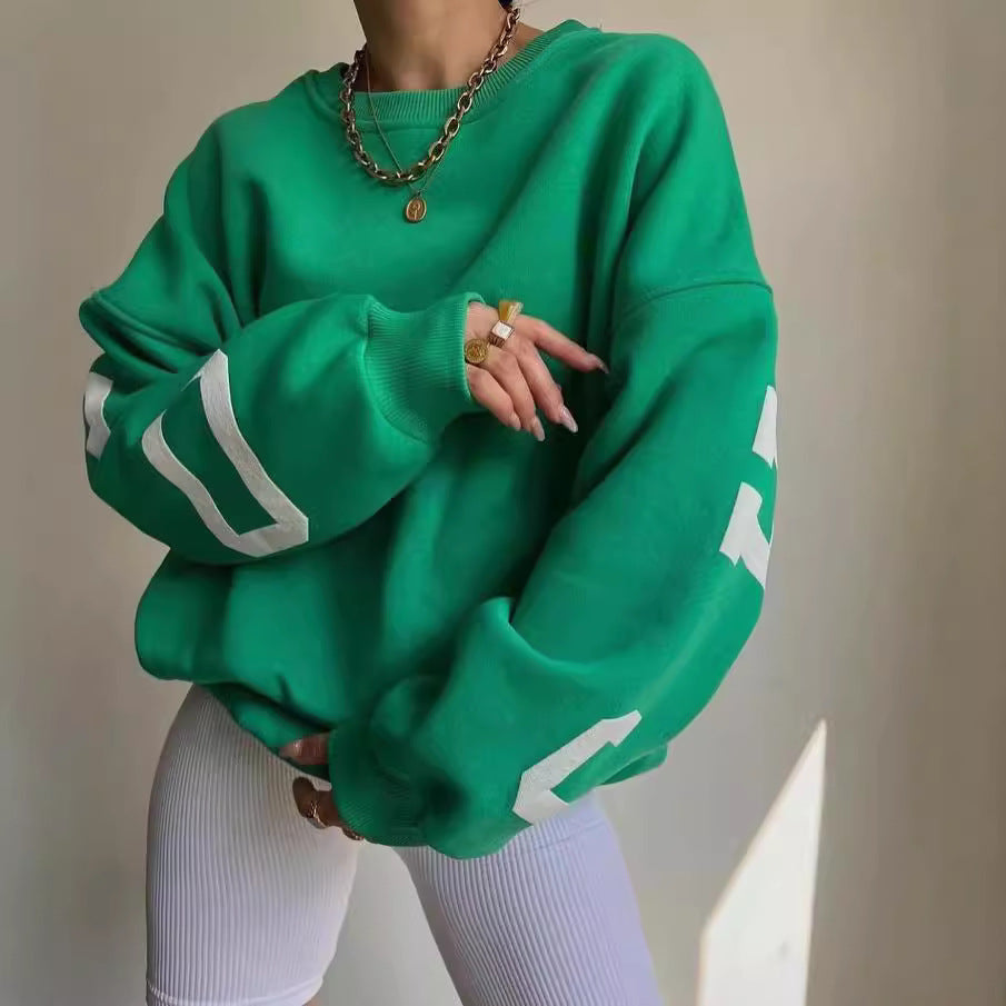 Women's casual oversized sweater with contrasting sleeves