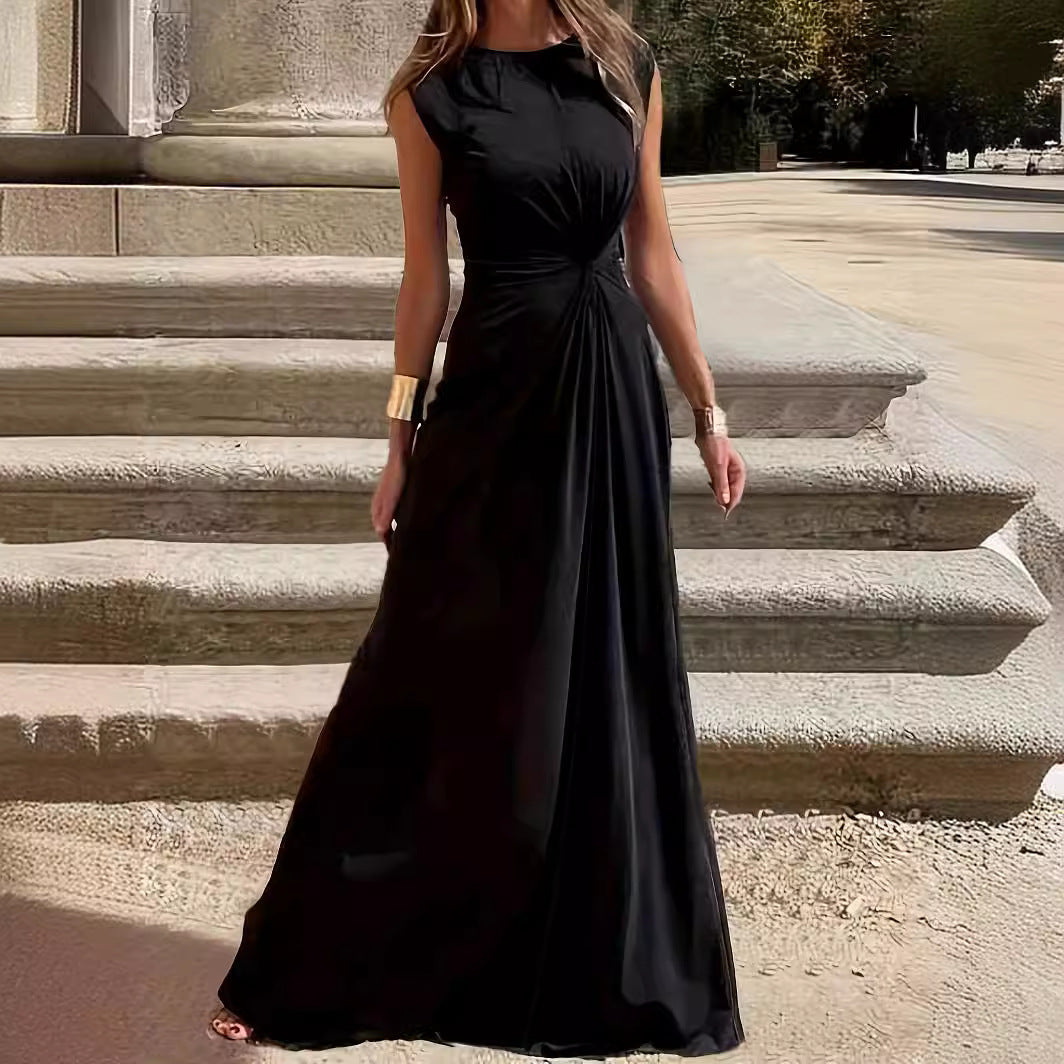 Women Elegant Evening Dress with Chic Pleats and Fitted Cut