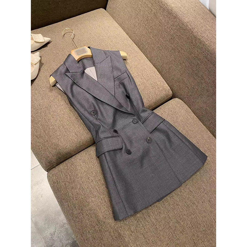 Women Modern Tailored Cape Blazer and Pants Suit