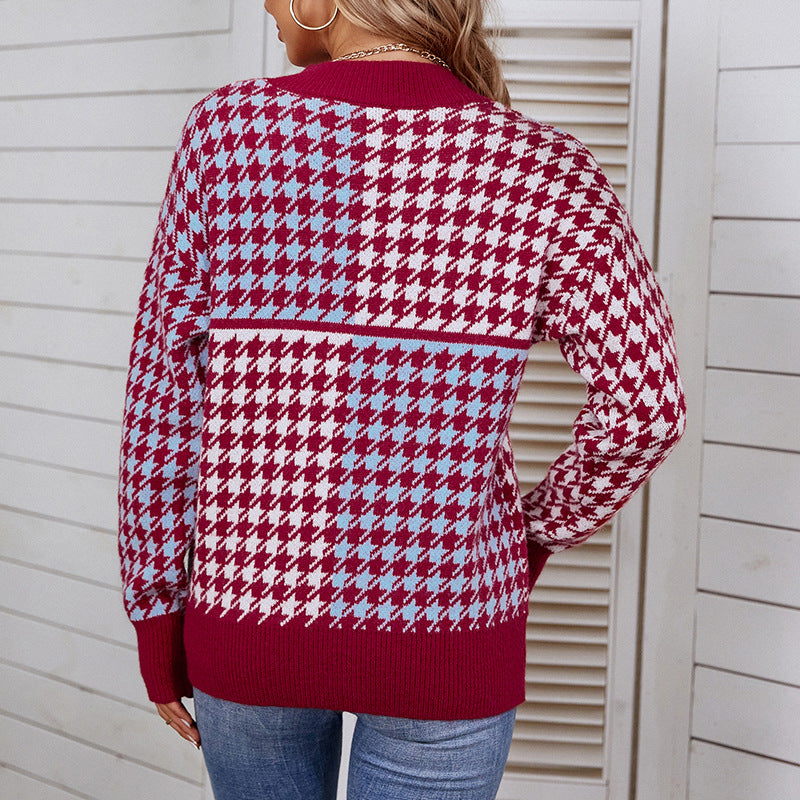 Women's cozy knitted pullover with trendy check pattern and loose fit