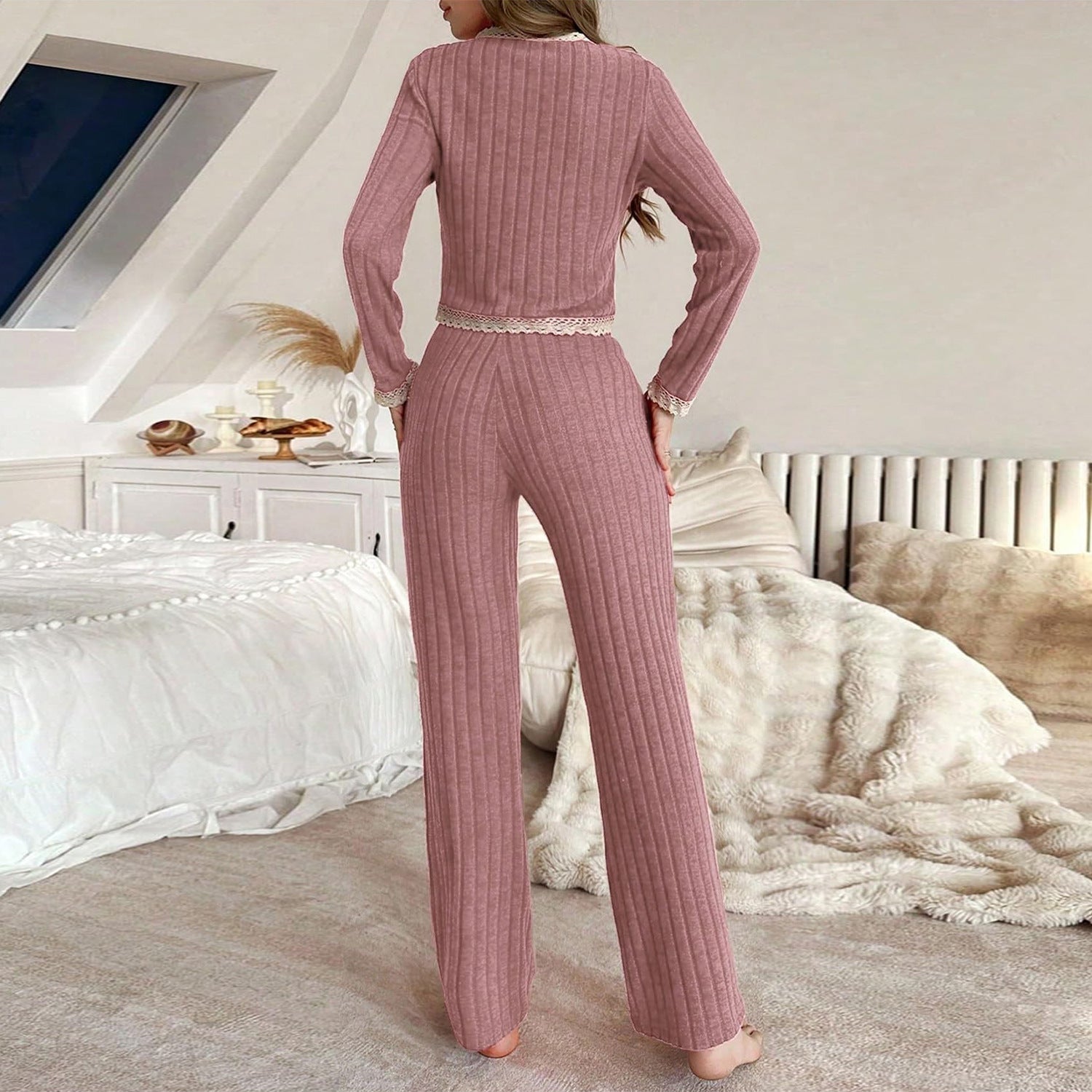 Ladies' comfortable pajamas with fine ribbed texture and lace details