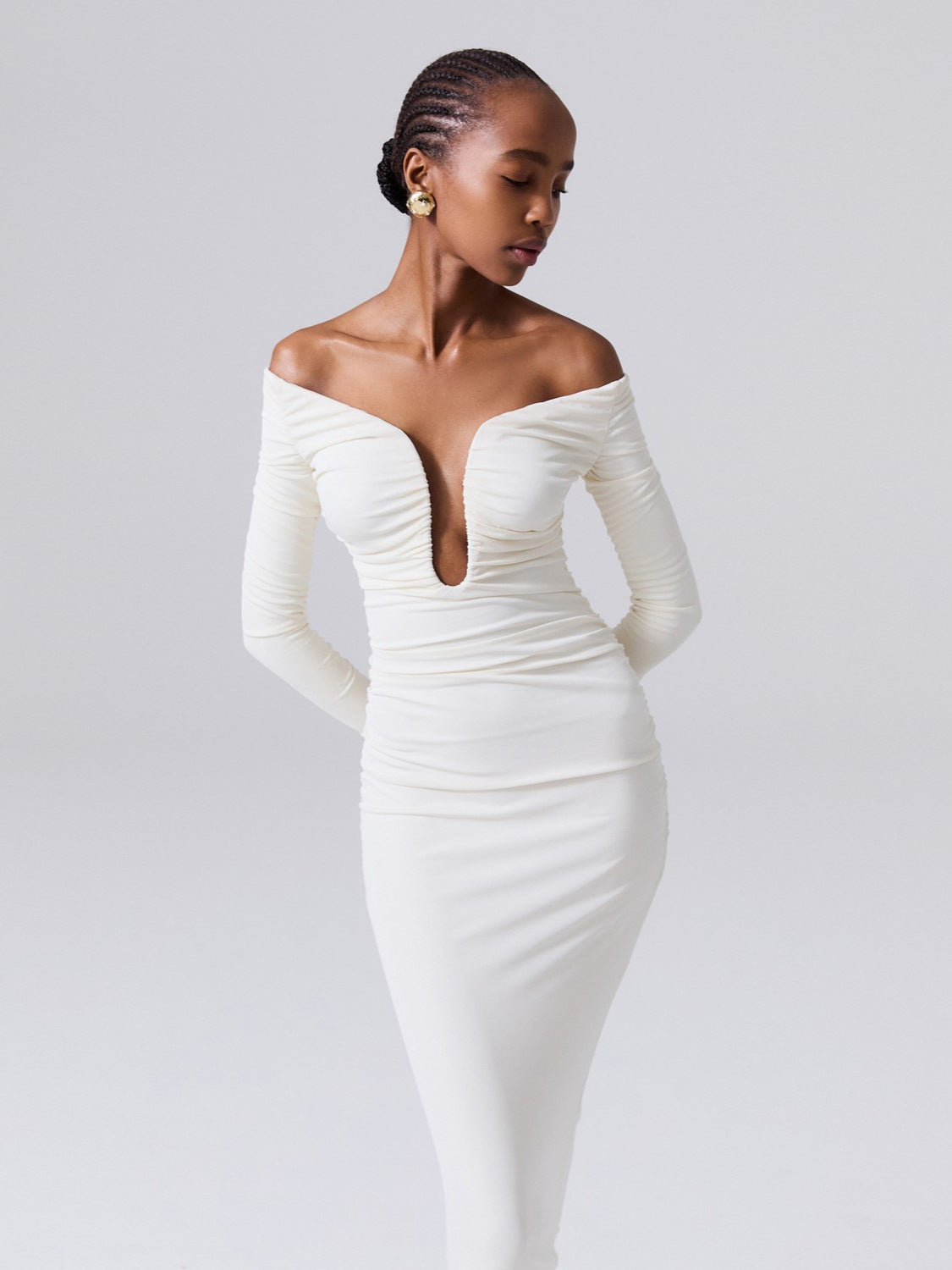 Women's Elegant Dress with Off-Shoulder Design and Sophisticated Ruffles