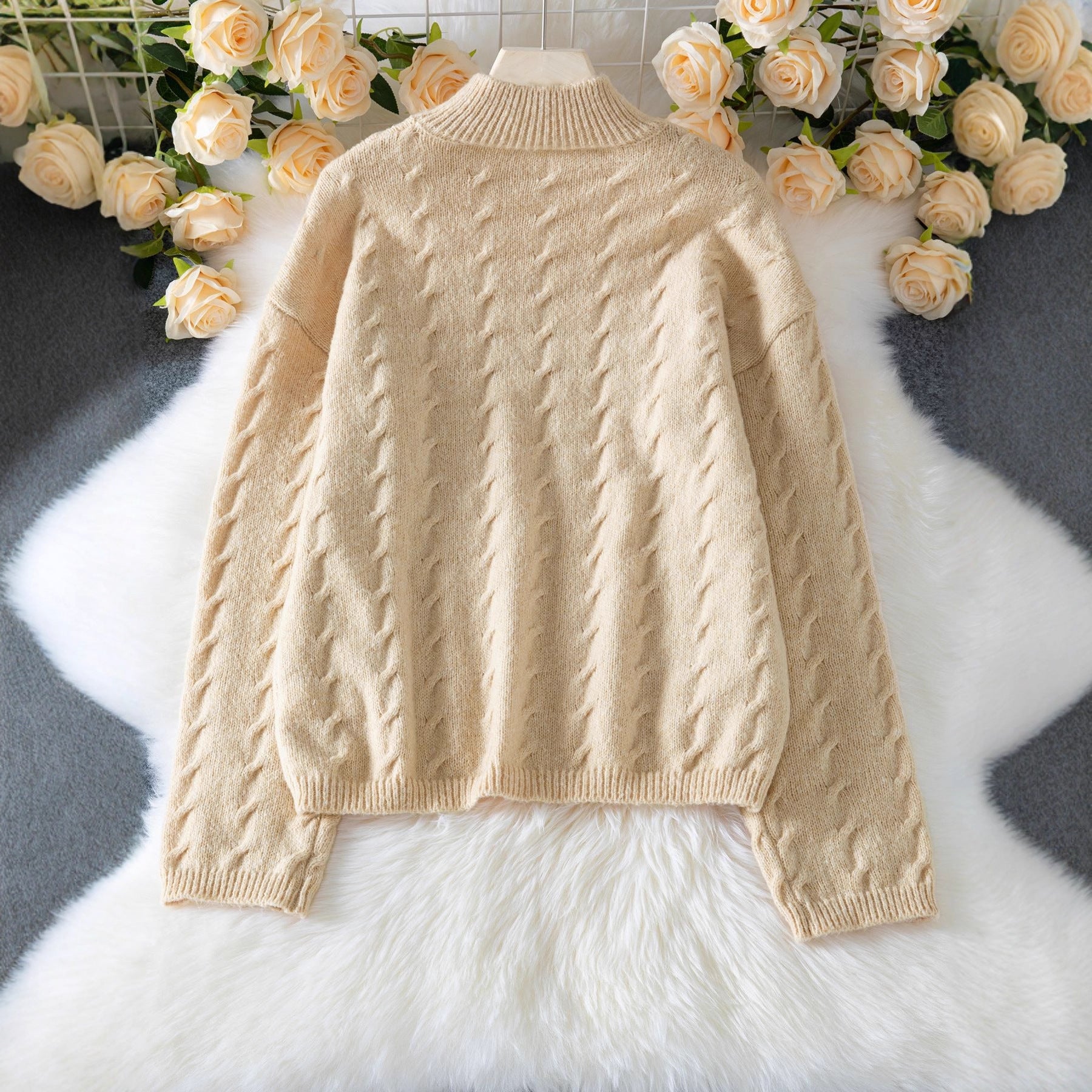 Women's chunky knit pullover