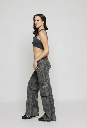 Low waisted cargo pants brown camo