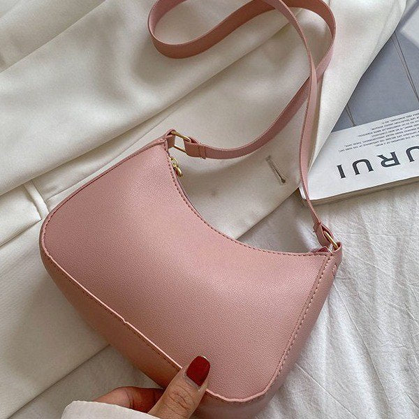 Luxurious Retro Bagexclusive Leather Handbag With Timeless Charm