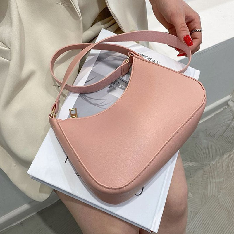 Luxurious Retro Bagexclusive Leather Handbag With Timeless Charm