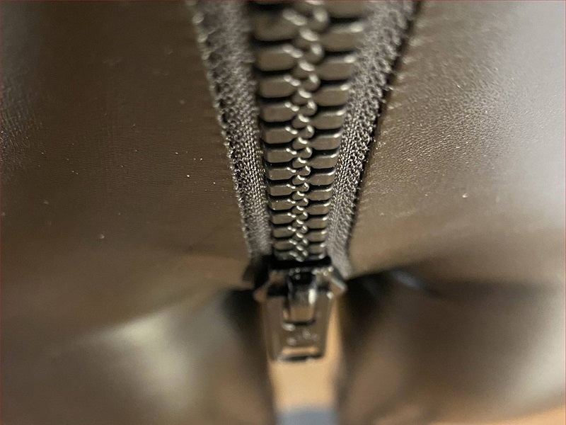Elegant Shiny Leggings with Zipper