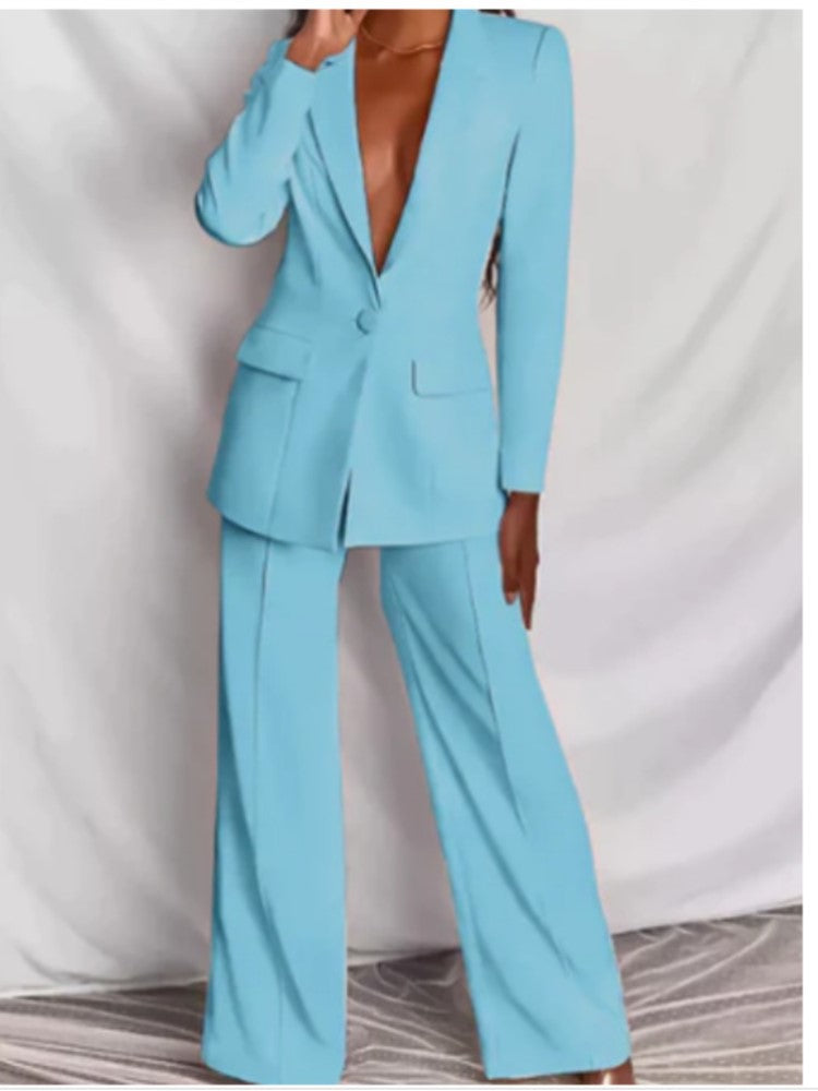 Women's Business Suit - Elegance for Every Meeting