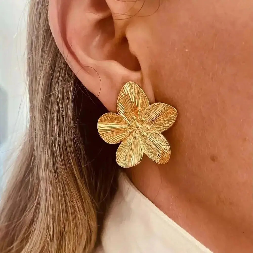 Hypoallergenic Vintage Flower Sticks, 18K Gold-Plated