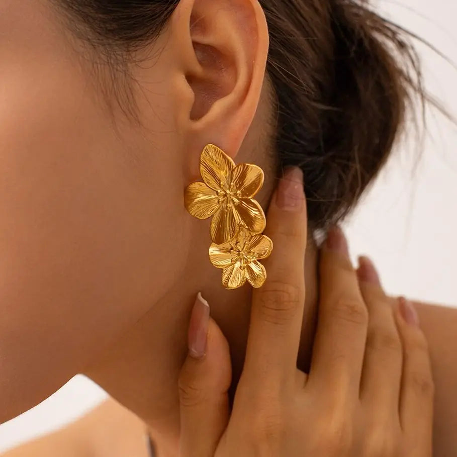 Hypoallergenic Vintage Flower Sticks, 18K Gold-Plated