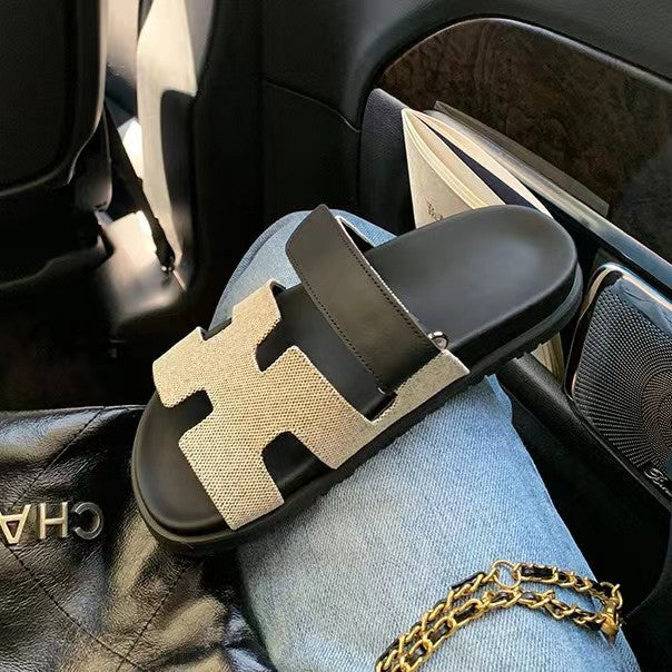 Vertacomfortable Summer Sandals In Roman Style With H Shape And Hook And Loop Closure