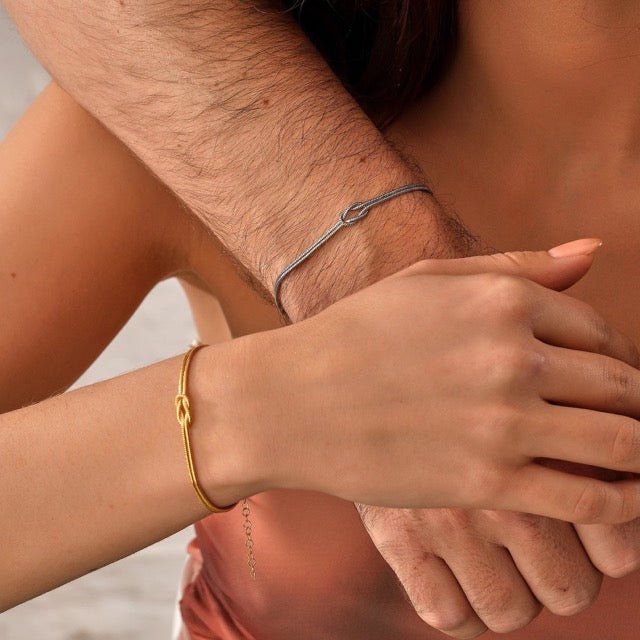 Minimalistic Bangle Love Knot