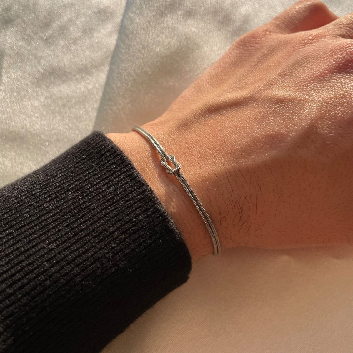 Minimalistic Bangle Love Knot