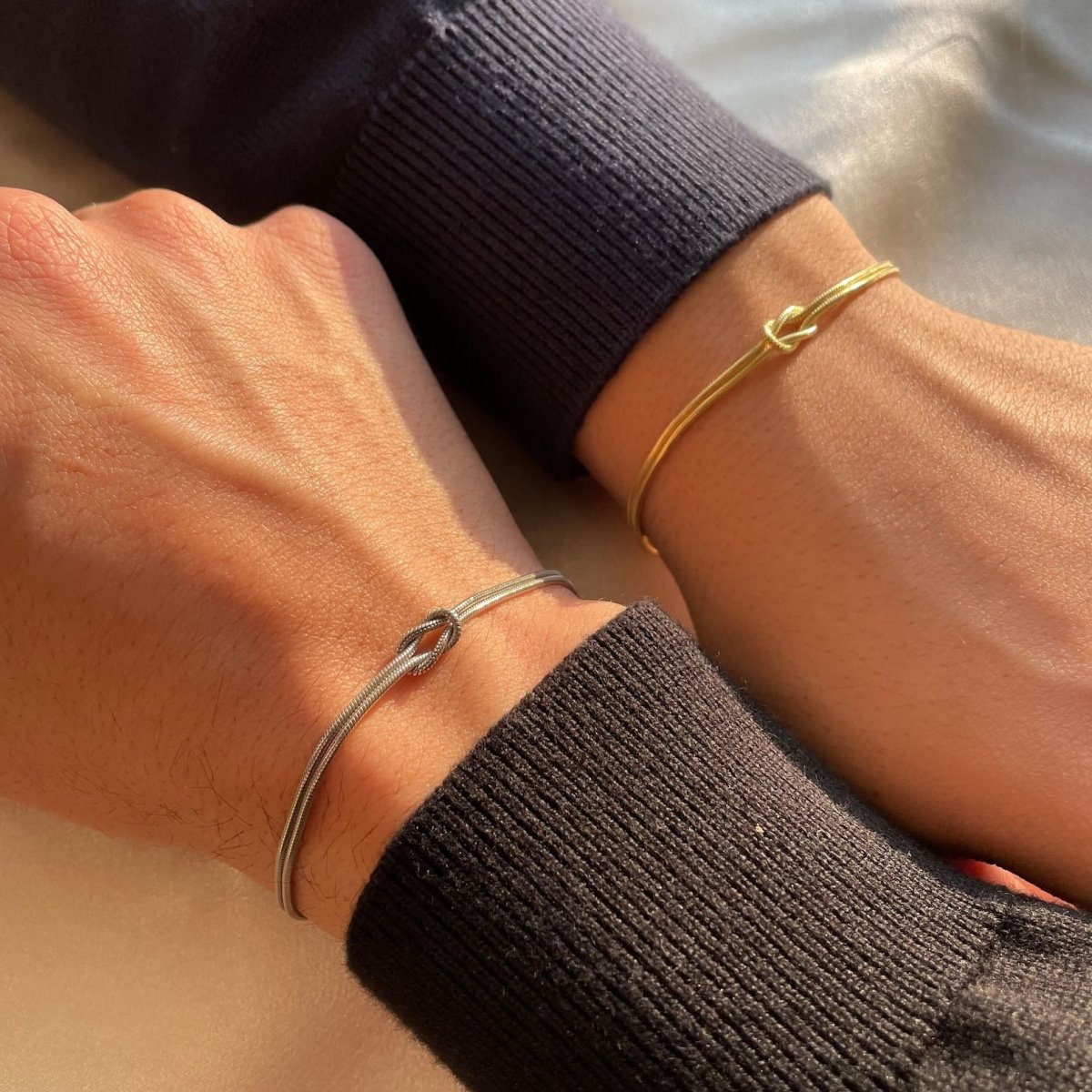 Minimalistic Bangle Love Knot