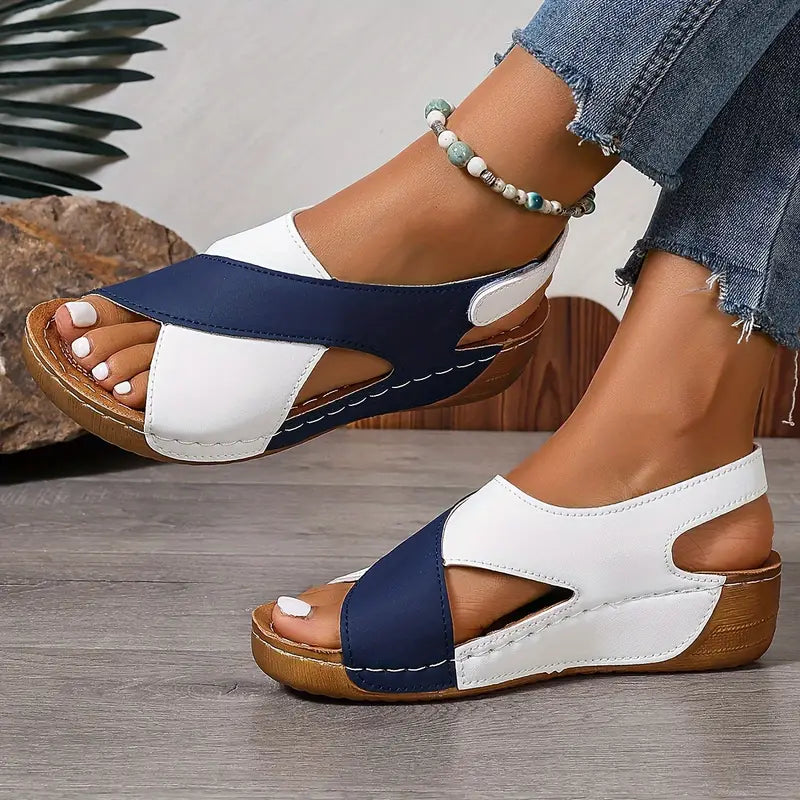 Women's shoes with contrasting wedge heel