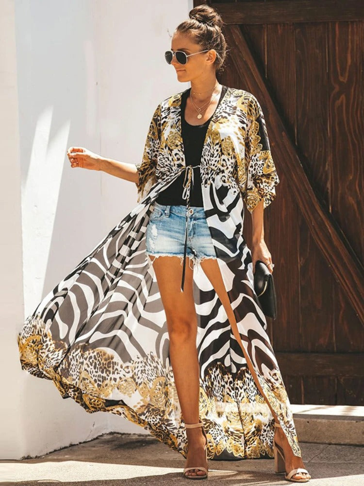 Kimono with leopard pattern