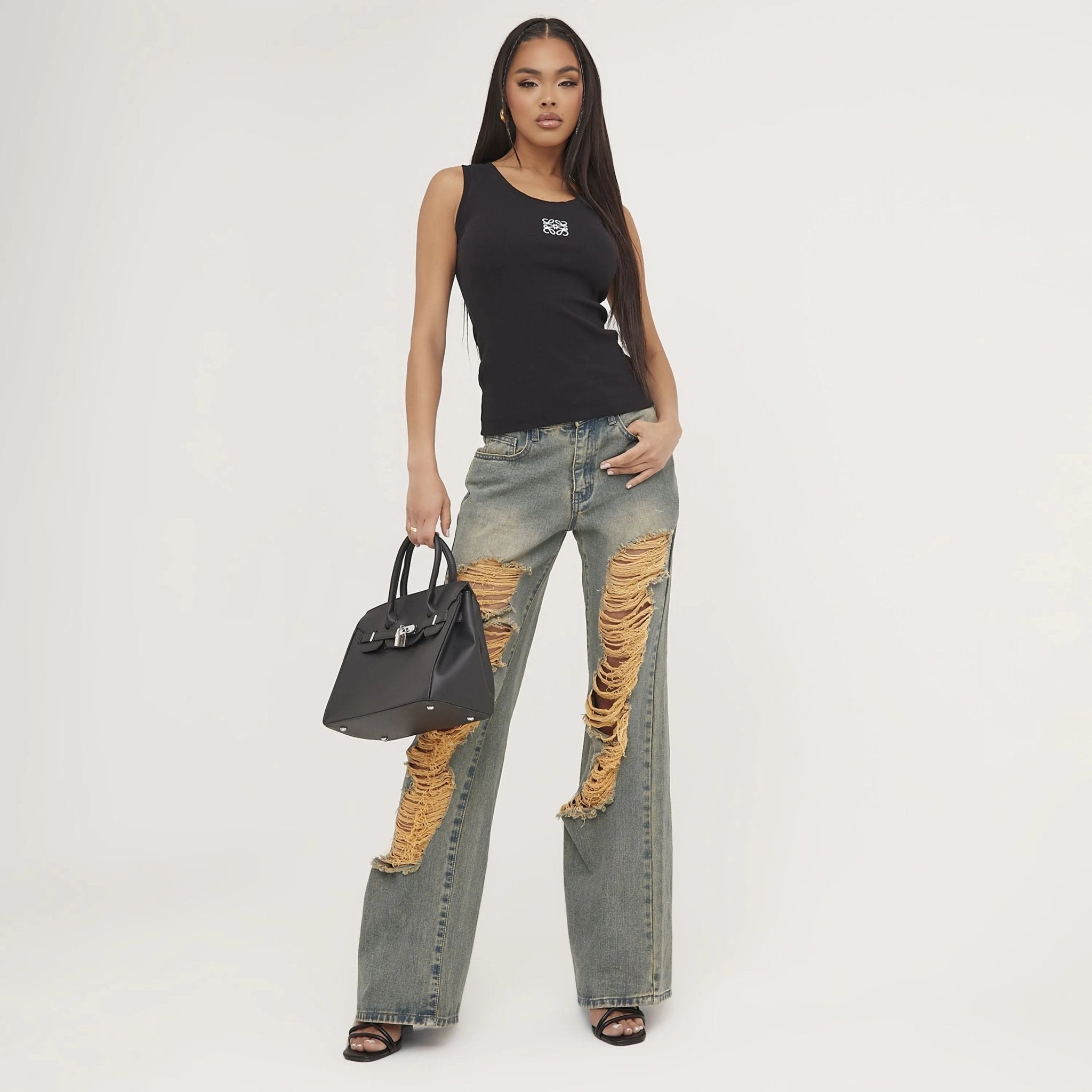 Ribbed tank top with delicate embroidery