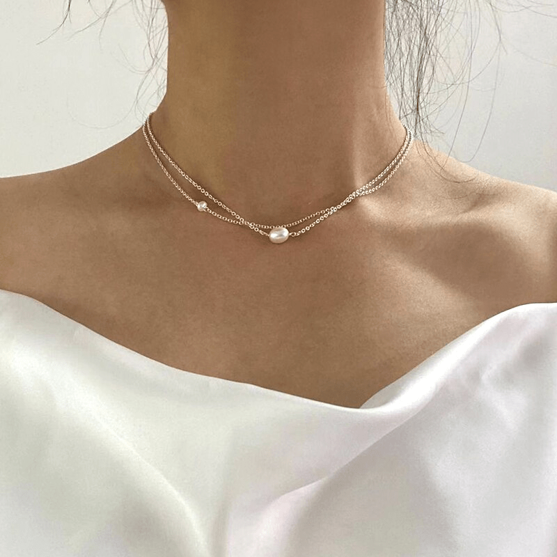 Necklace with real freshwater pearls