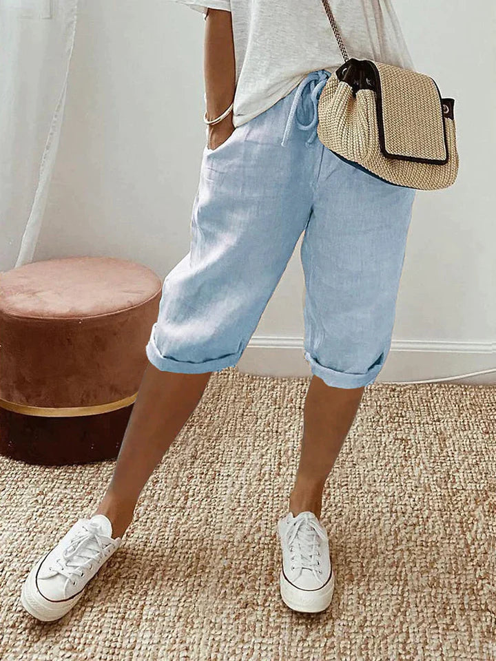 Shorts made of cotton and linen for women
