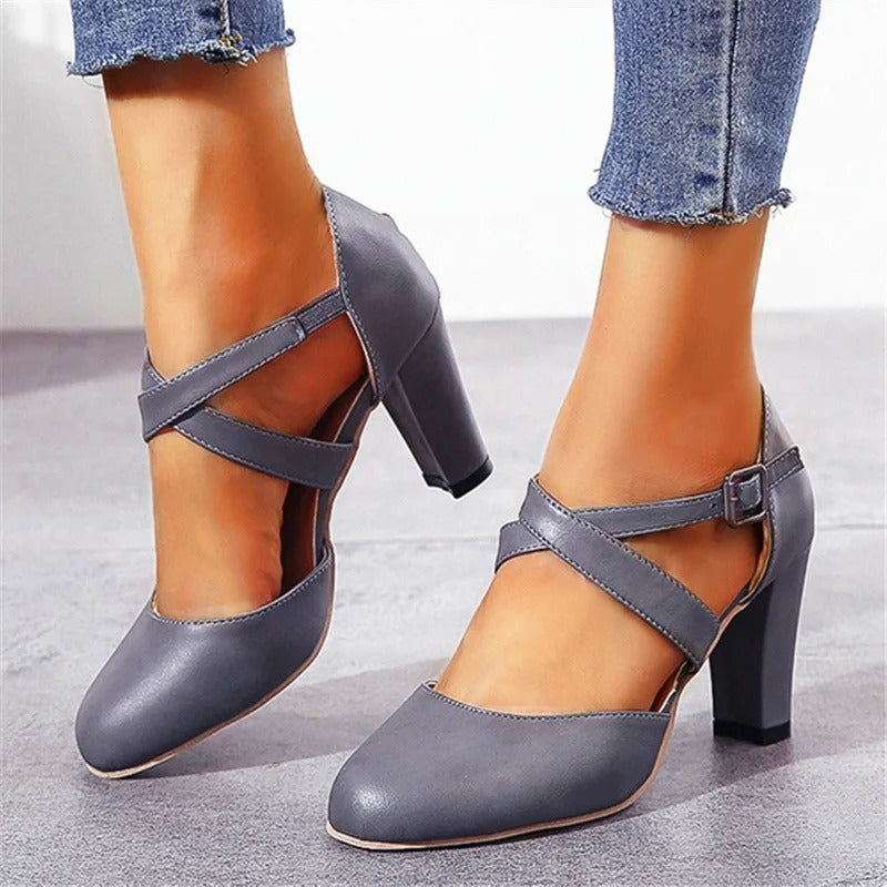 Demanding and Elegant High-heeled Shoes