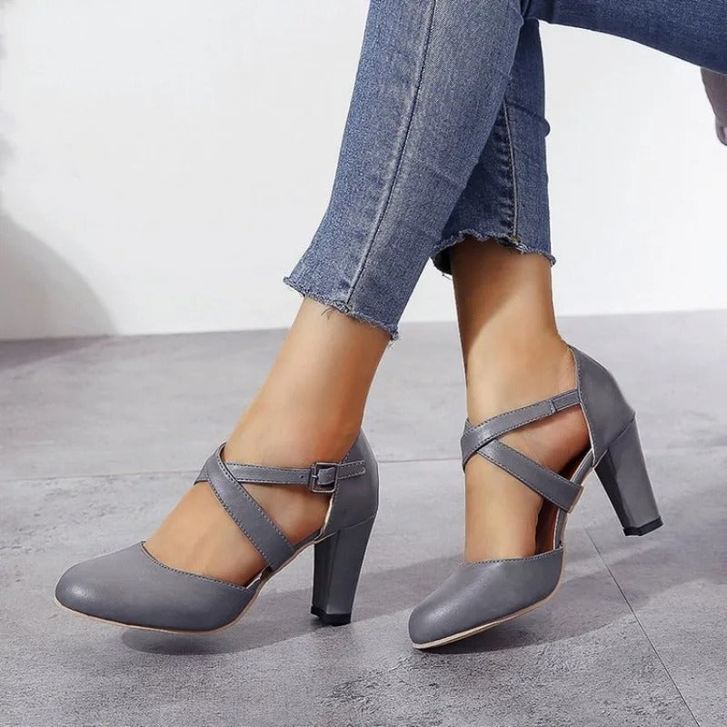 Demanding and Elegant High-heeled Shoes