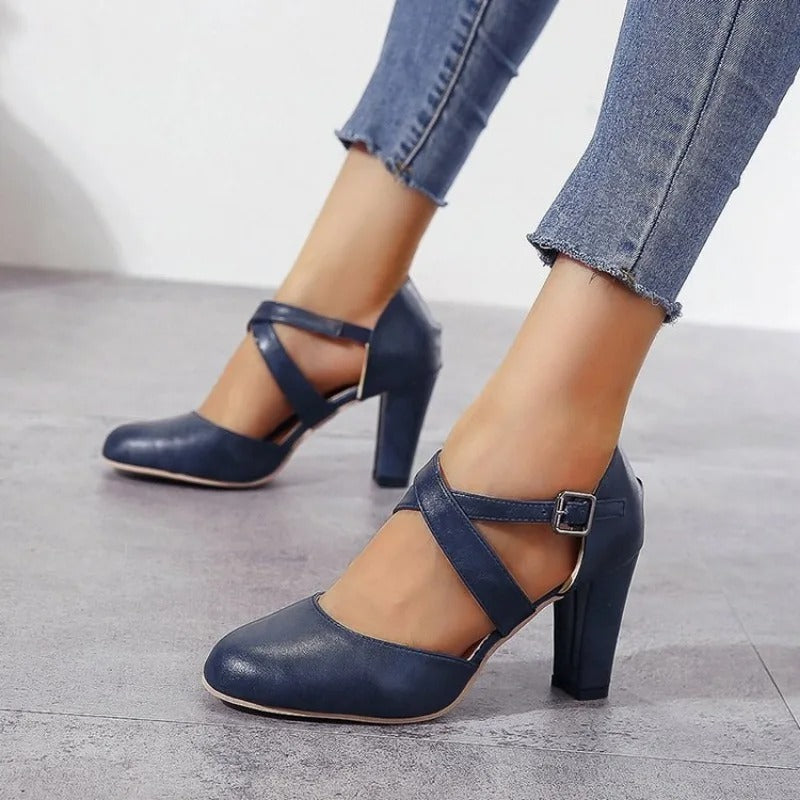 Demanding and Elegant High-heeled Shoes