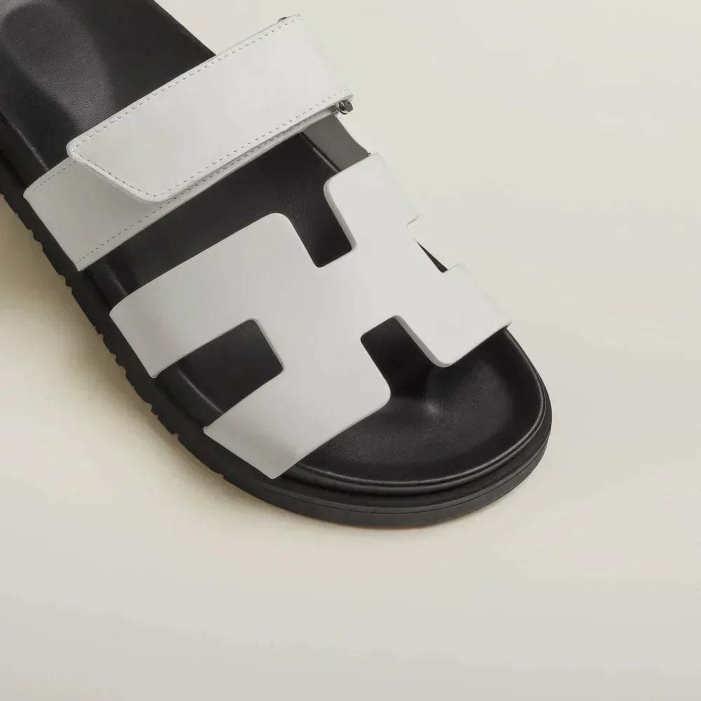 Elegant Sandals in the Chypre Style