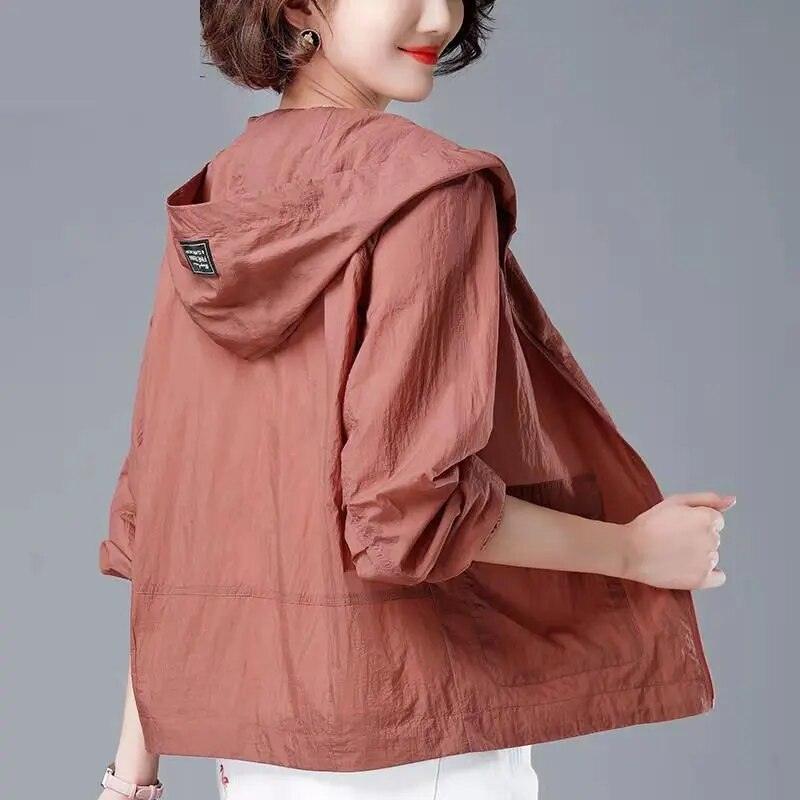 Summer Windbreaker for Women Style and Comfort