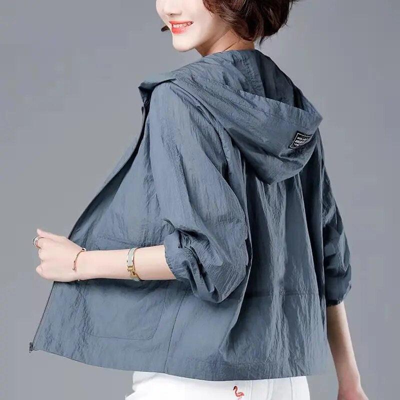 Summer Windbreaker for Women Style and Comfort