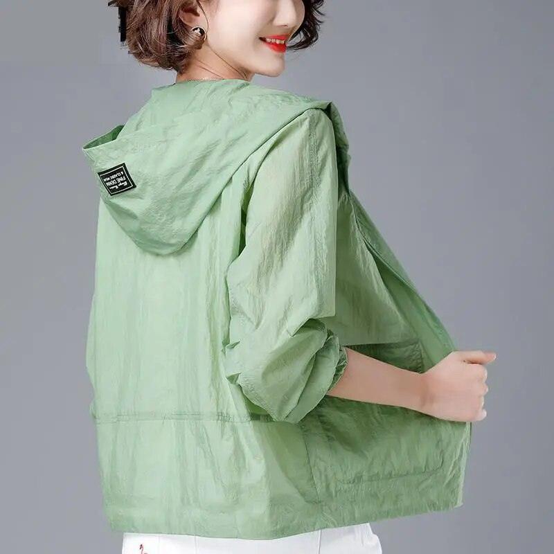 Summer Windbreaker for Women Style and Comfort